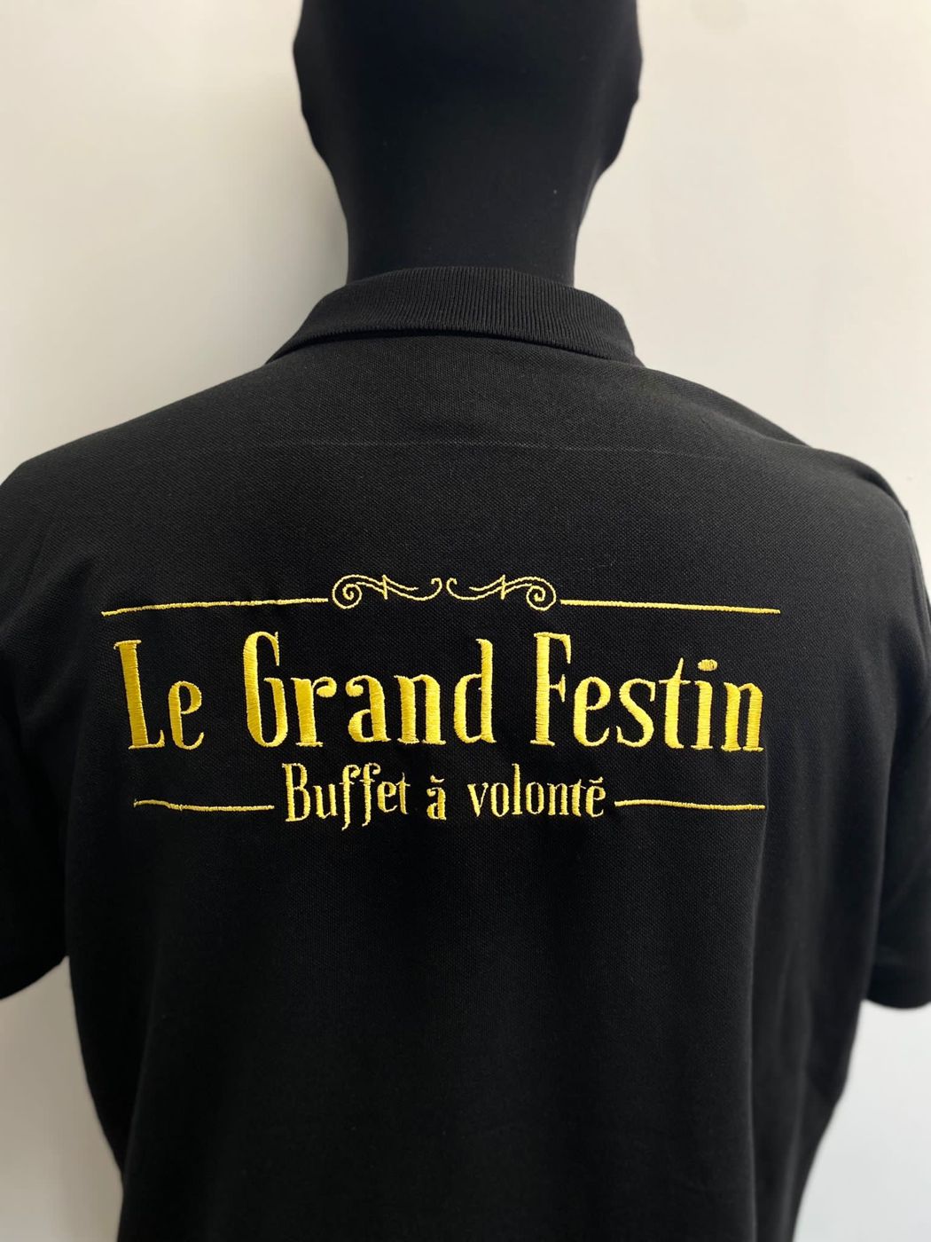 Polo brodé dans le dos Le Grand Festin