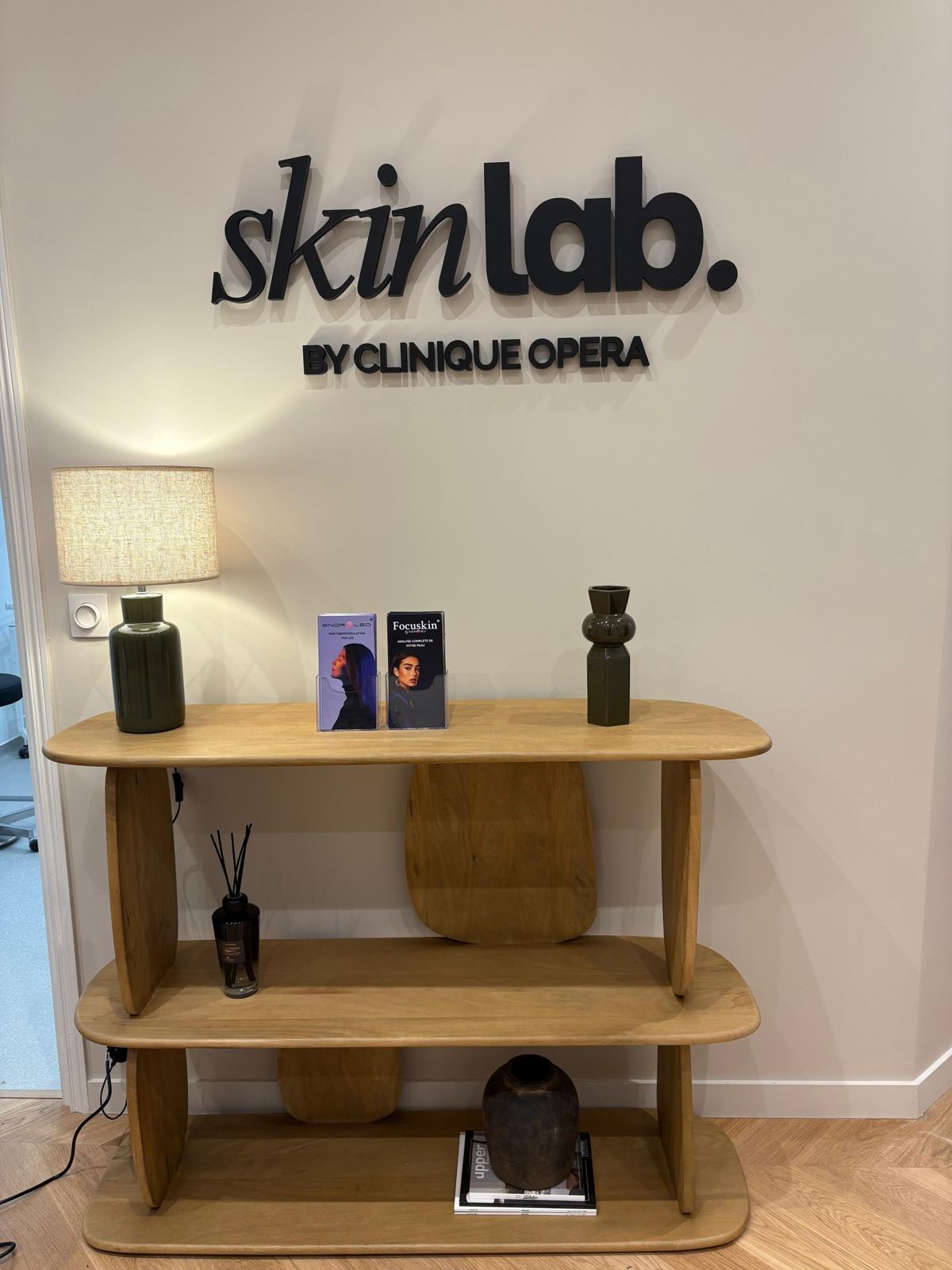 Enseigne Skinlab by Clinique Opéra
